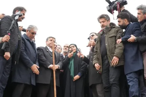 اتمام عملیات ریل گذاری راه آهن اردبیل-میانه با حضور وزیر راه و شهرسازی