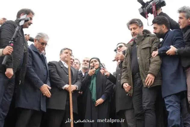 اتمام عملیات ریل گذاری راه آهن اردبیل-میانه با حضور وزیر راه و شهرسازی