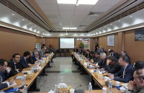 تأکید ایران و ارمنستان بر رفع موانع مرزی و افزایش ظرفیت ترانزیت